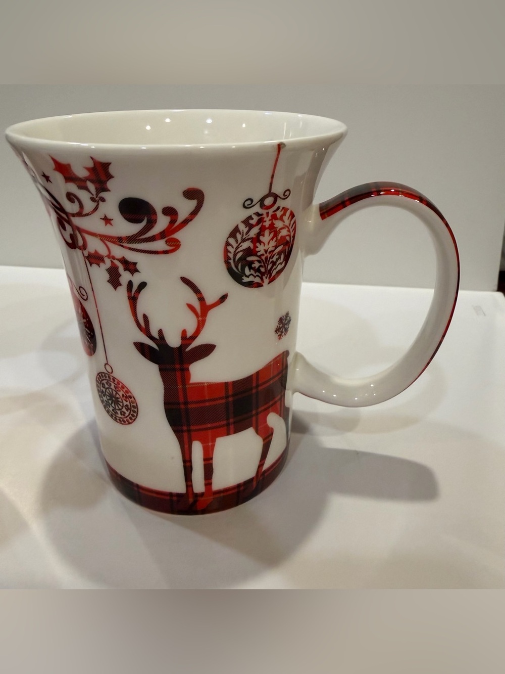 McIntosh Fine Bone China Holiday Reindeer Set of 2 Mugs - Picture 6 of 12